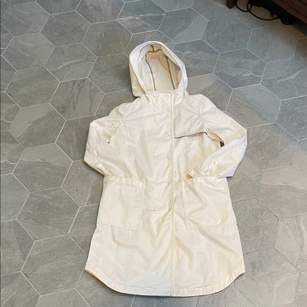 III VIVINIKO White Hooded Rain Jacket Medium–Snap Button Windbreaker w/ Pockets